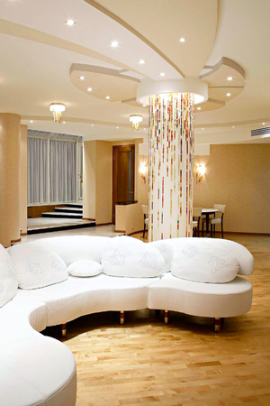 Декоративные полиуретановые колонны — для больших апартаментов